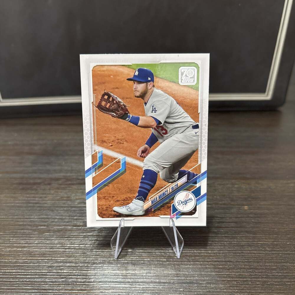 2021 Topps #302 Max Muncy Los Angeles Dodgers Baseball Card
